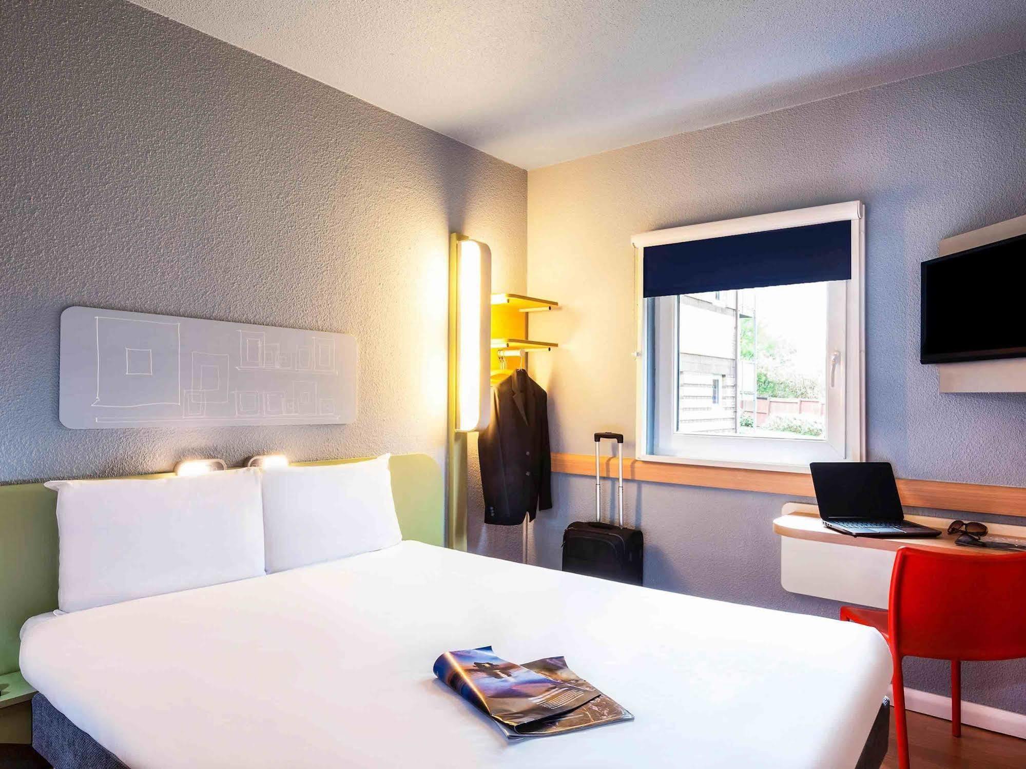 Ibis Budget Cergy St Christophe Exterior photo