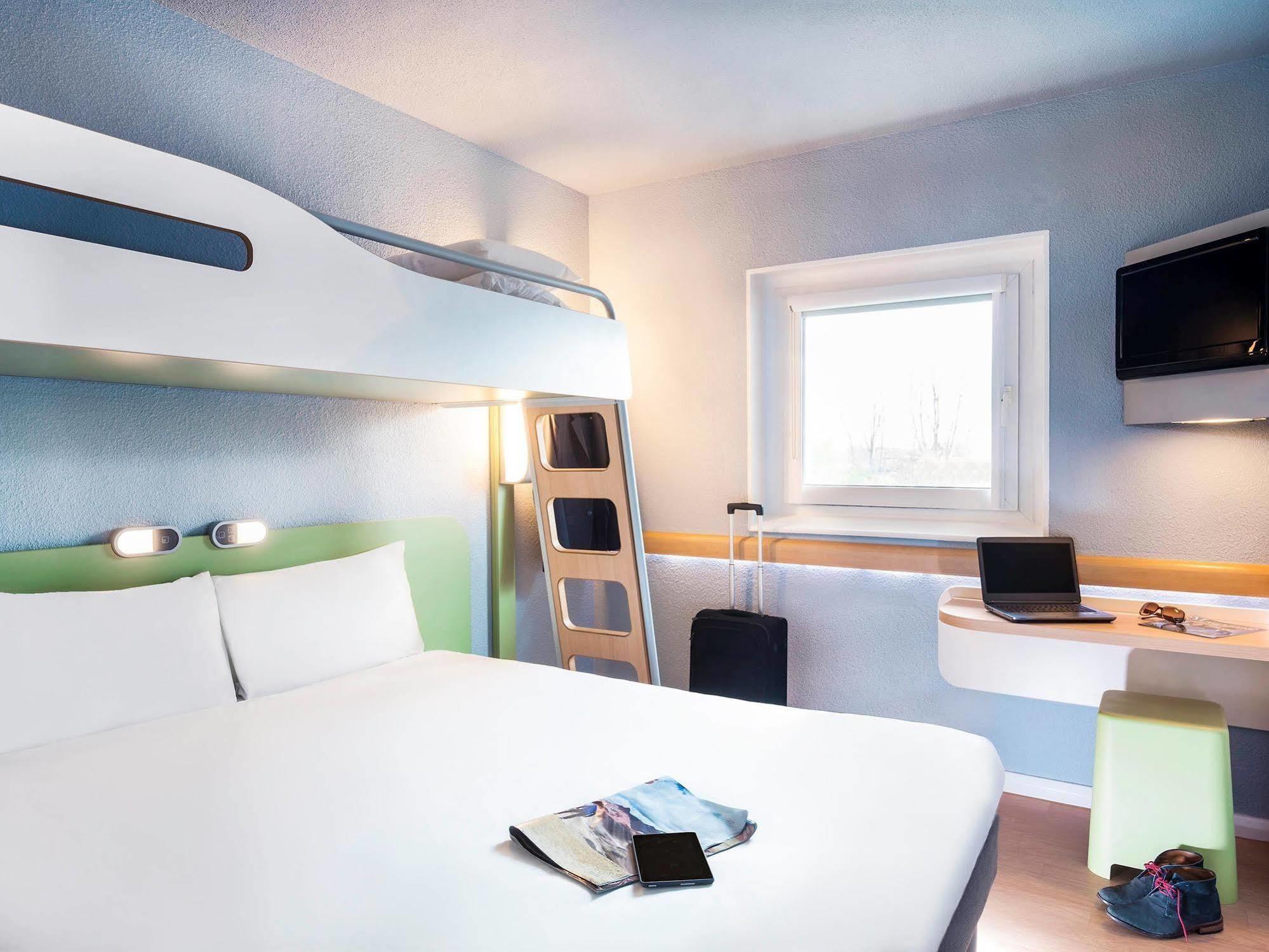 Ibis Budget Cergy St Christophe Exterior photo