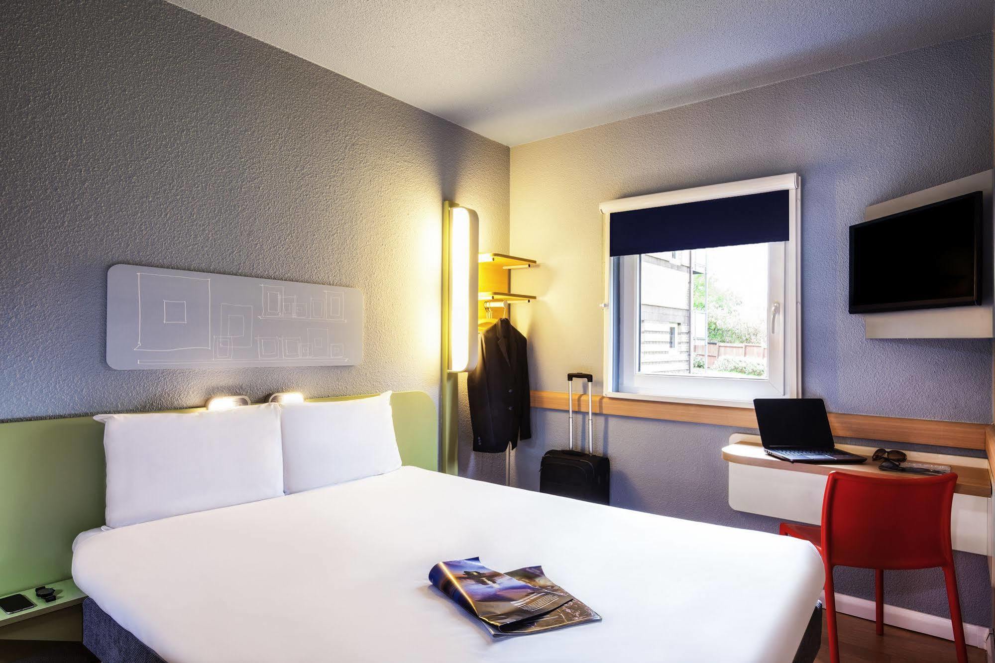 Ibis Budget Cergy St Christophe Exterior photo